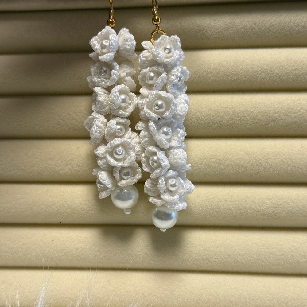 Elegant White Floral Drop Earrings crochet handmade